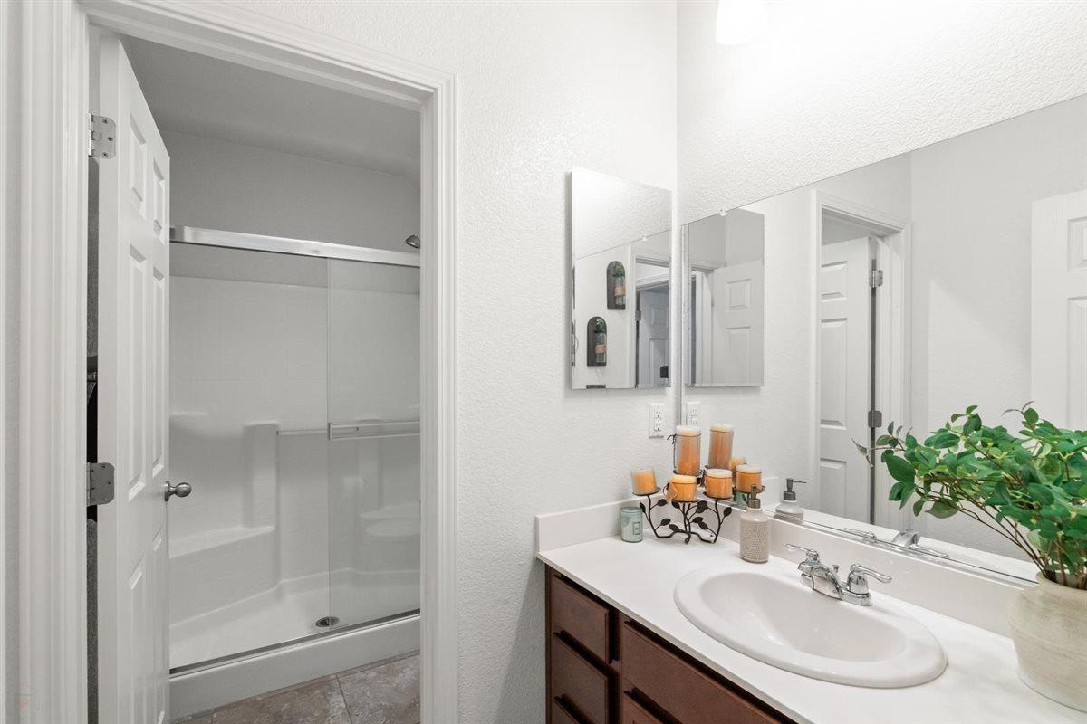 Detail Gallery Image 12 of 64 For 21232 Grapevine Dr, Patterson,  CA 95363 - 5 Beds | 3 Baths