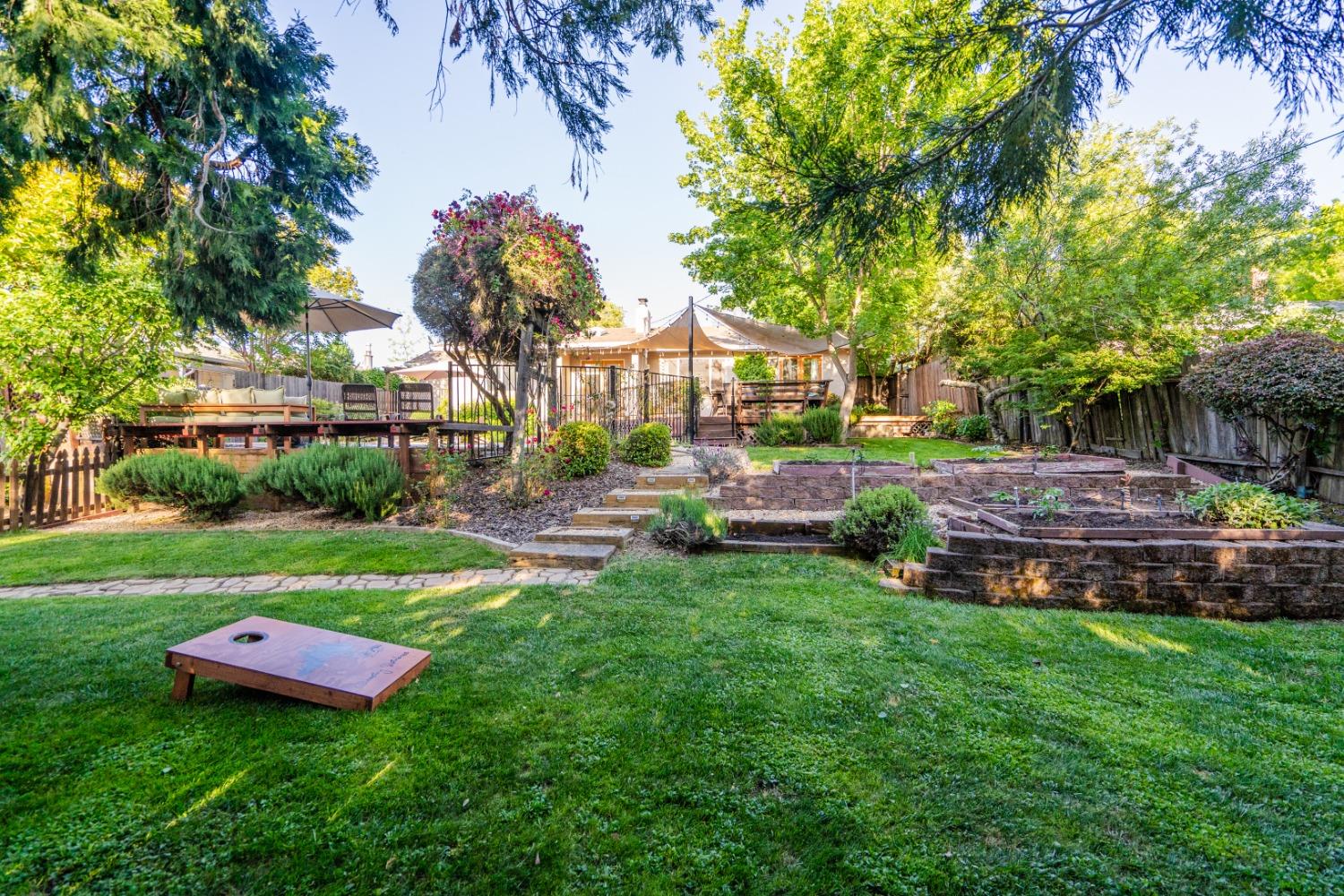 Oak Knoll Drive, Carmichael, California image 50