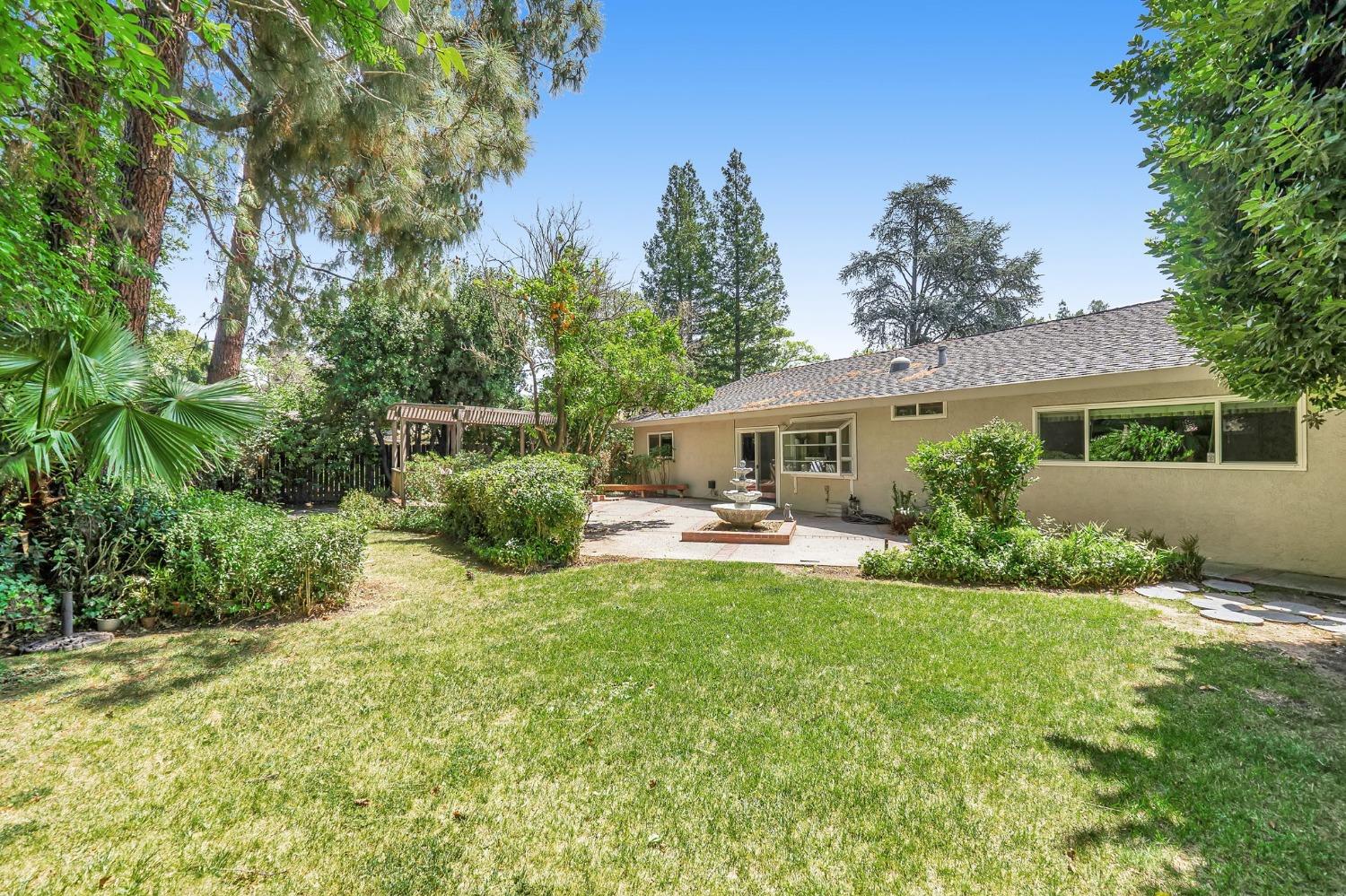 Corona Drive, Davis, California image 25