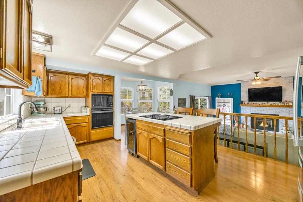 Westover Court, Fair Oaks, California image 9