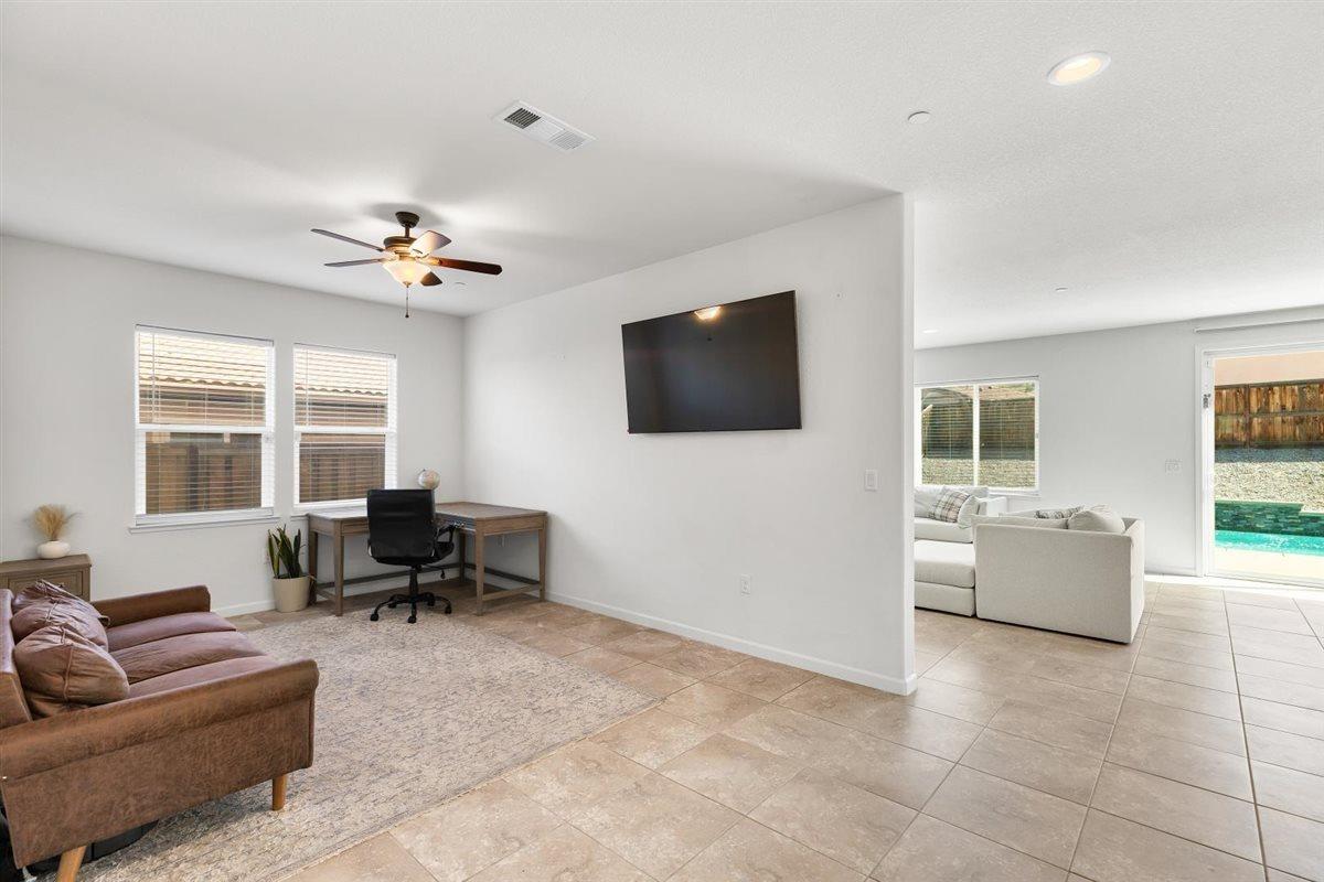 Detail Gallery Image 13 of 64 For 21232 Grapevine Dr, Patterson,  CA 95363 - 5 Beds | 3 Baths