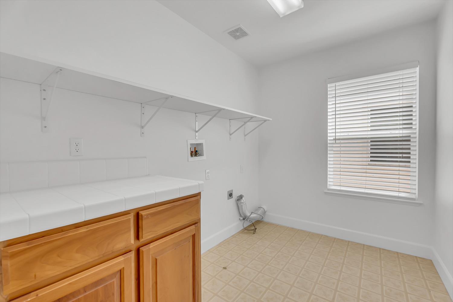 Detail Gallery Image 43 of 50 For 1873 Redondo Rd, West Sacramento,  CA 95691 - 5 Beds | 3/1 Baths