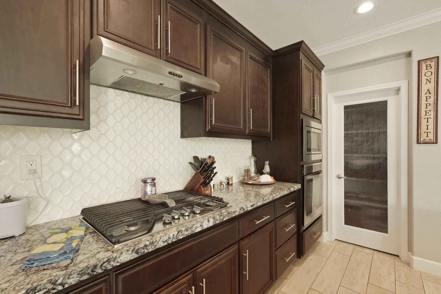 Detail Gallery Image 16 of 52 For 208 Isabella Dr, Lodi,  CA 95240 - 4 Beds | 3 Baths