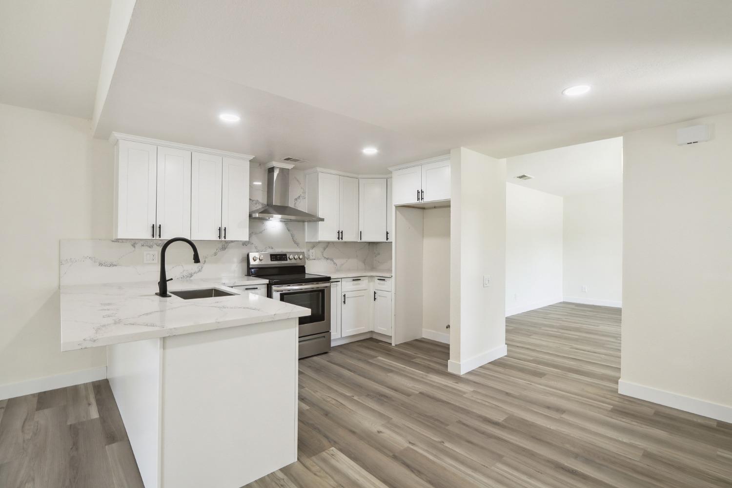 Rainbow River Court, Rancho Cordova, California image 16
