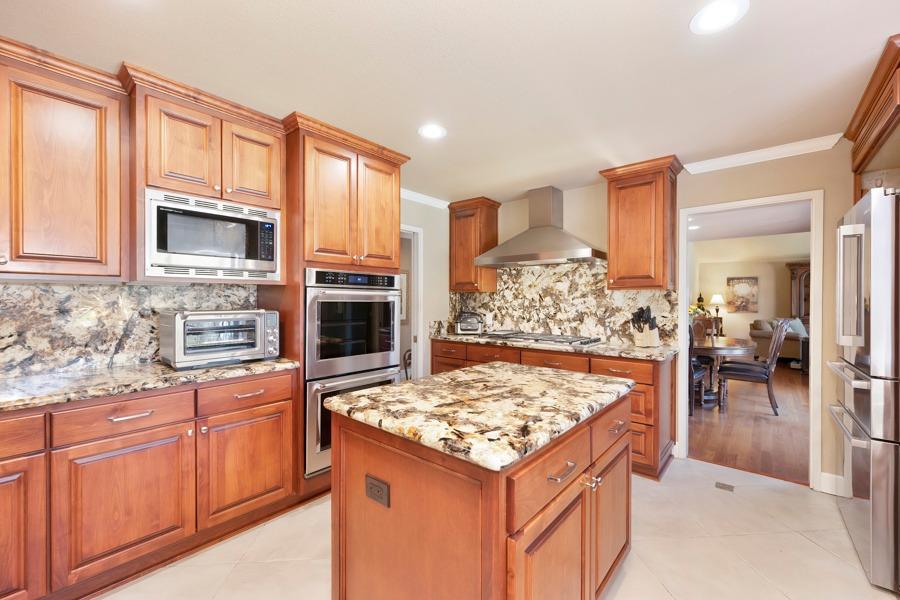 Detail Gallery Image 3 of 58 For 1895 Levi Strauss Ct, Gold River,  CA 95670 - 3 Beds | 2 Baths