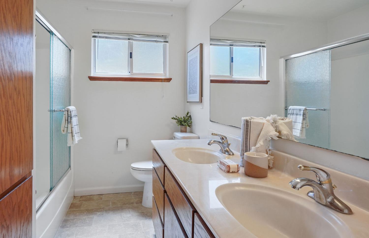Detail Gallery Image 16 of 28 For 3439 Whitnor Ct, Sacramento,  CA 95821 - 3 Beds | 2 Baths