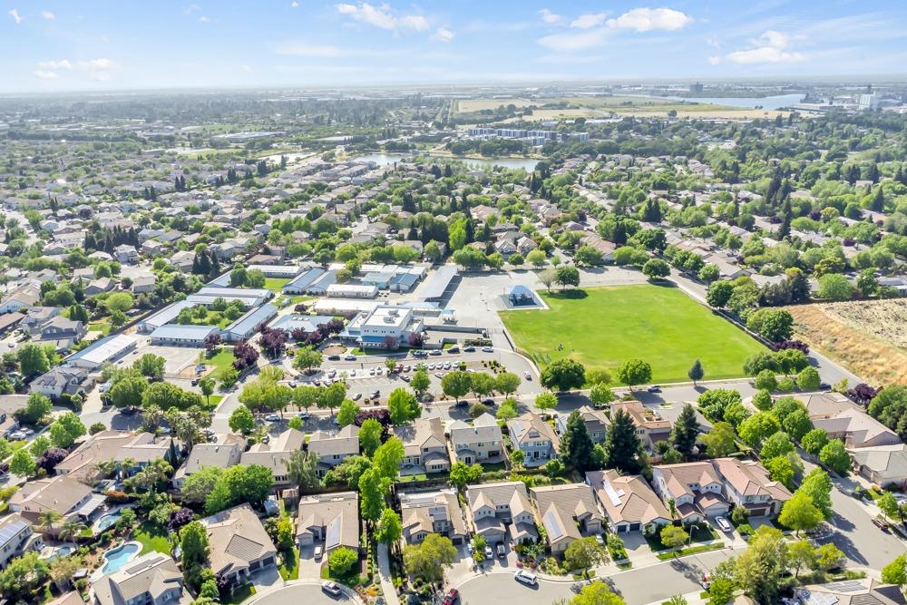 Detail Gallery Image 58 of 58 For 2491 Bear River Ct, West Sacramento,  CA 95691 - 4 Beds | 2/1 Baths