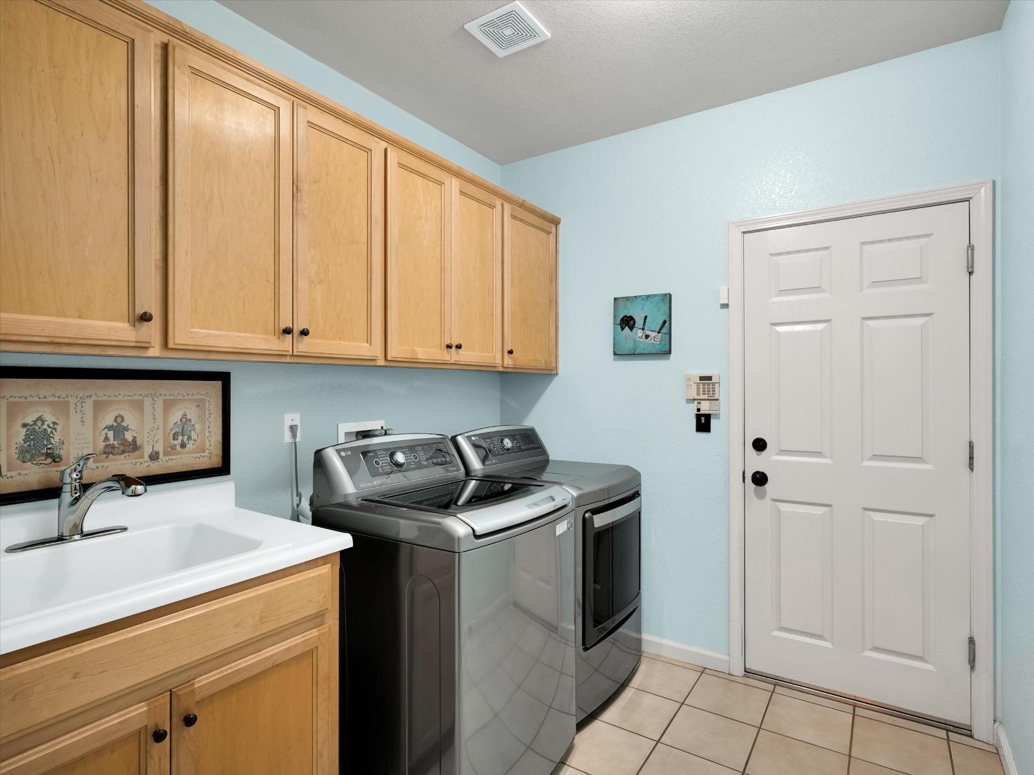 Detail Gallery Image 24 of 73 For 661 Simeon Ct, Ripon,  CA 95366 - 5 Beds | 3 Baths