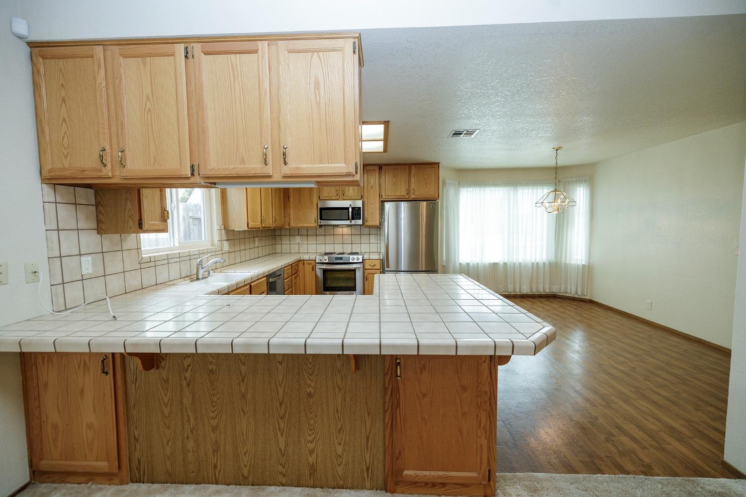 Detail Gallery Image 11 of 41 For 3825 Prince Andrew Dr, Riverbank,  CA 95367 - 3 Beds | 2 Baths