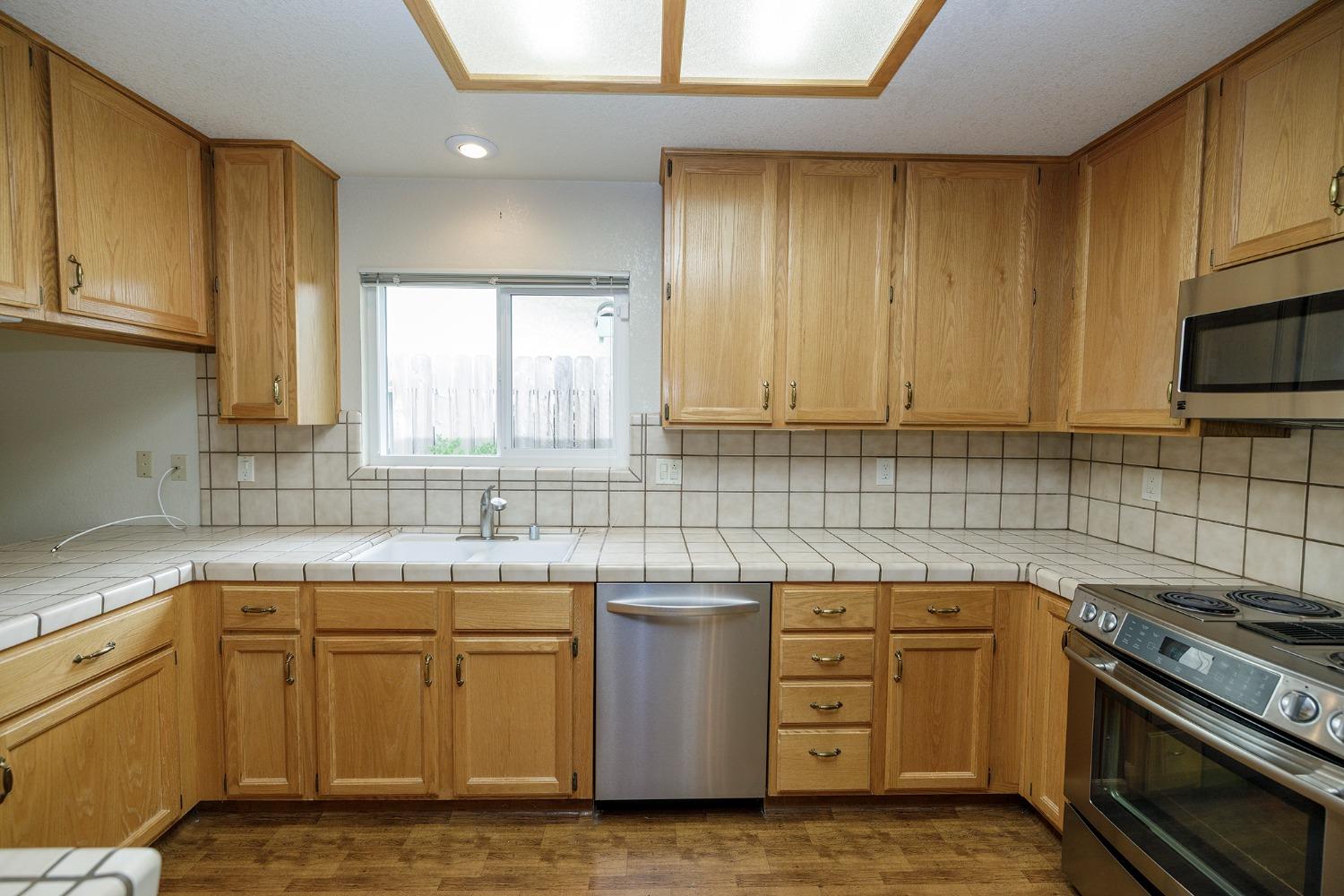 Detail Gallery Image 14 of 41 For 3825 Prince Andrew Dr, Riverbank,  CA 95367 - 3 Beds | 2 Baths