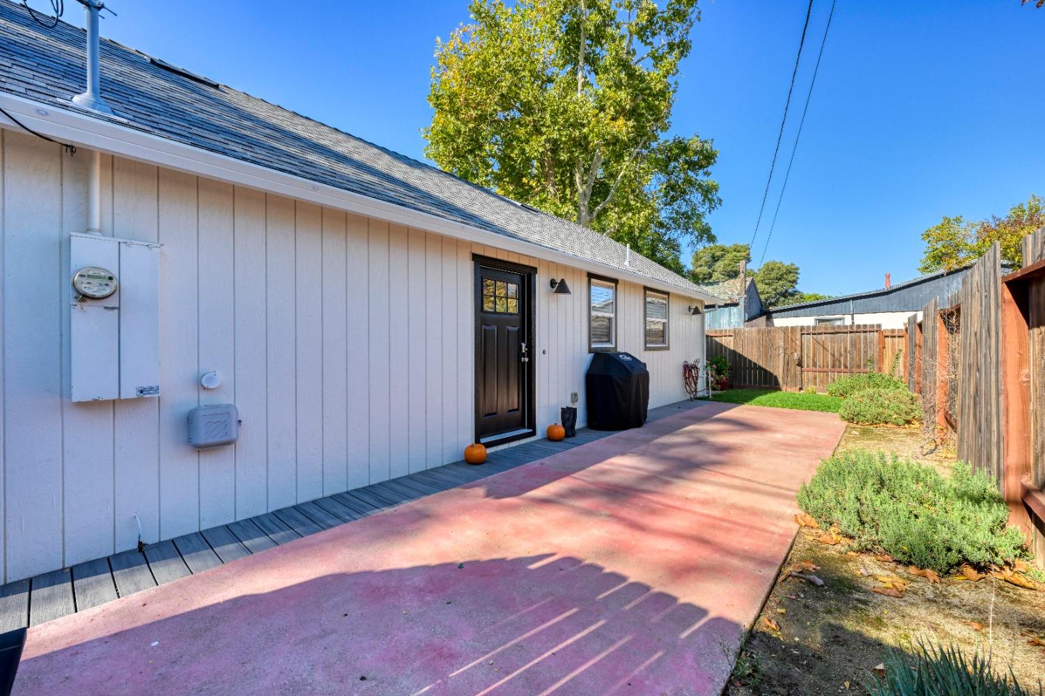 Coloma Street, Folsom, California image 31