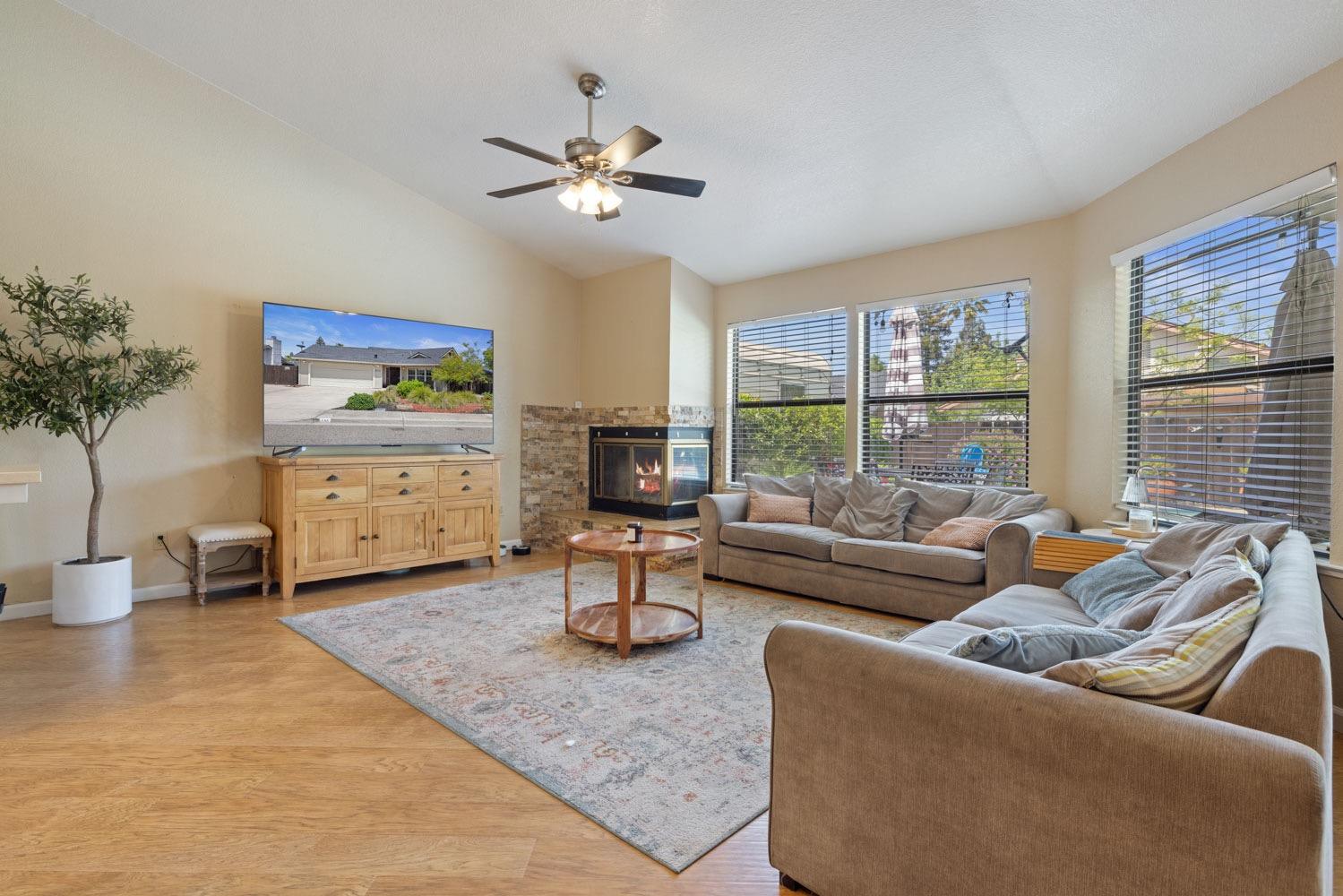 Berea Drive, Turlock, California image 14