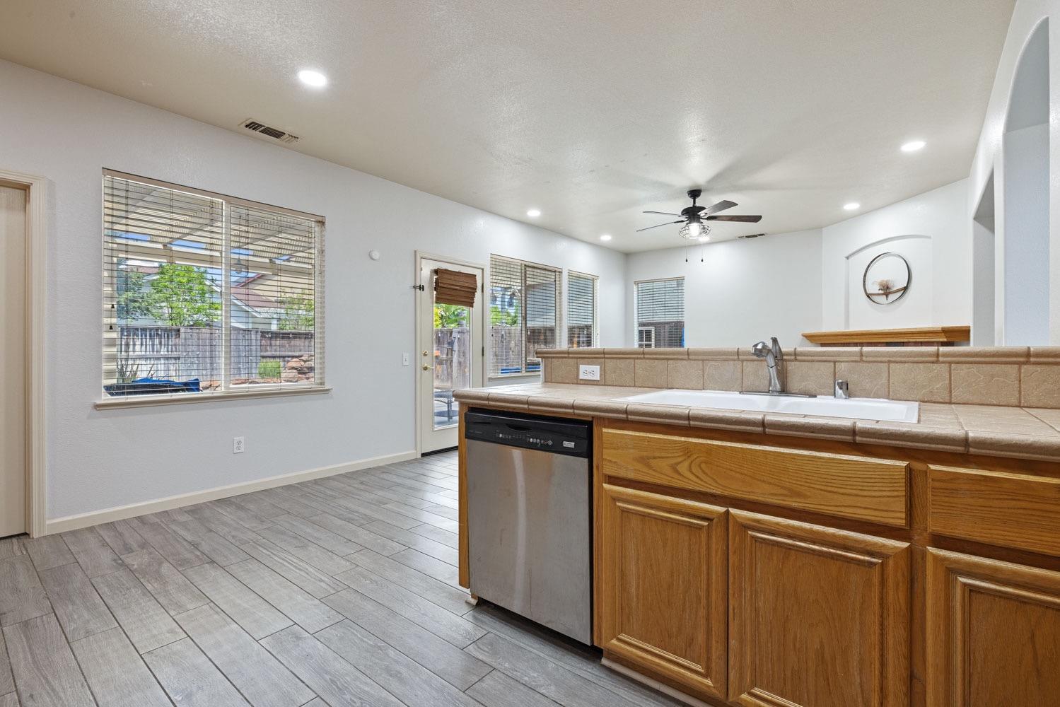 Detail Gallery Image 20 of 54 For 4633 Parkside Ct, Turlock,  CA 95382 - 5 Beds | 3 Baths