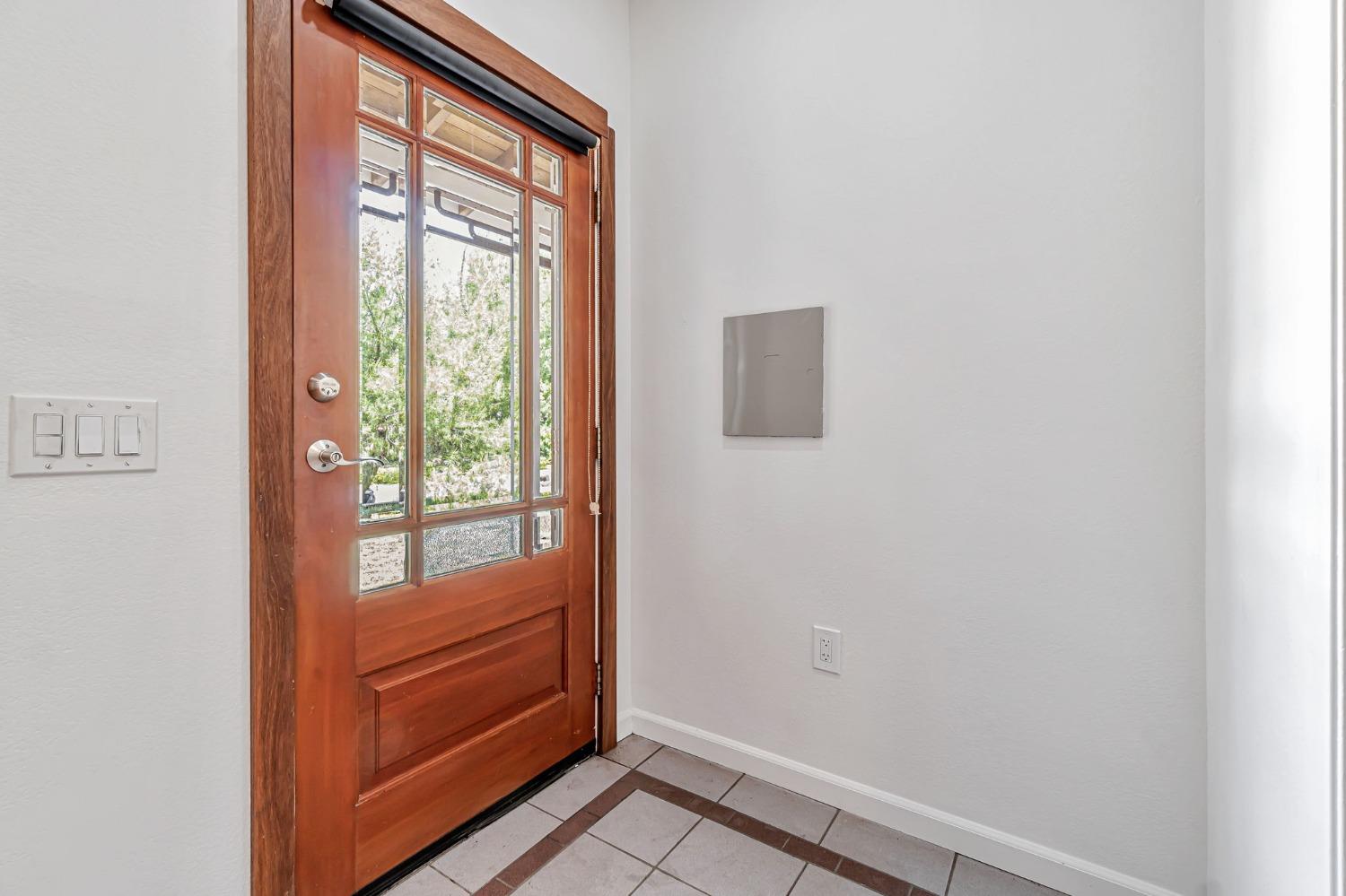 Isabella Avenue, Fair Oaks, California image 5