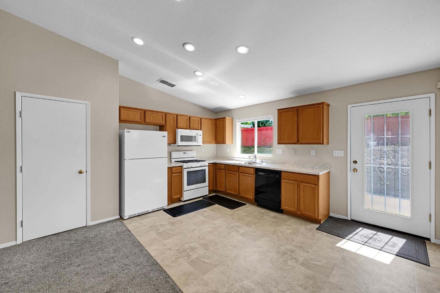 Detail Gallery Image 10 of 33 For 4627 Excelsior Rd, Mather,  CA 95655 - 4 Beds | 2 Baths