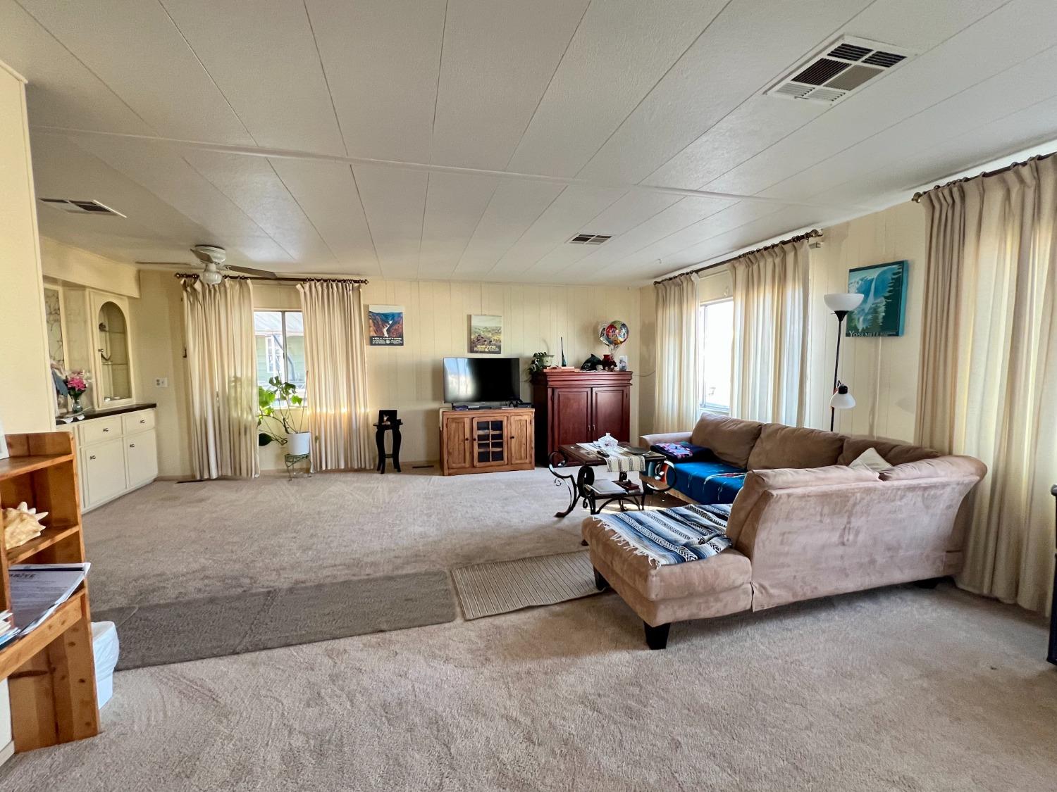 Detail Gallery Image 4 of 22 For 1150 W Winton Ave 221, Hayward,  CA 94545 - 2 Beds | 2 Baths