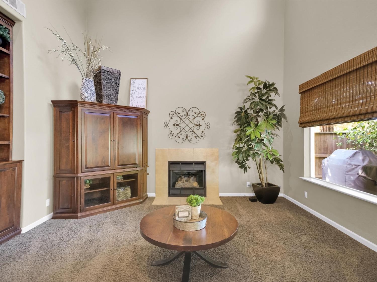 Detail Gallery Image 14 of 73 For 661 Simeon Ct, Ripon,  CA 95366 - 5 Beds | 3 Baths