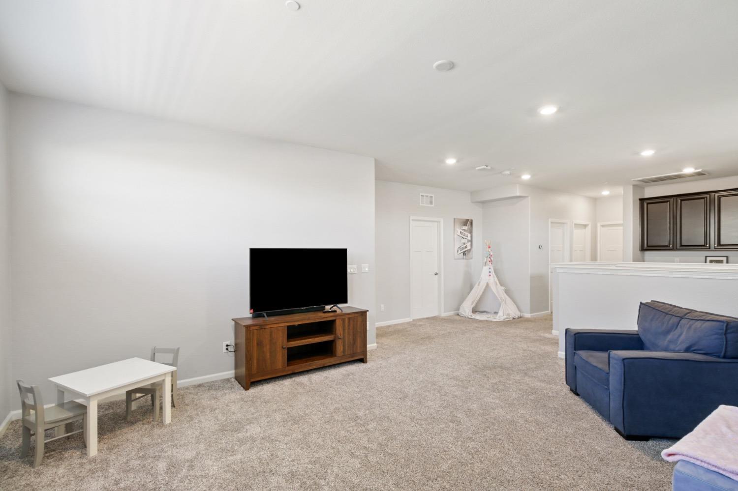Evanston Way, Rancho Cordova, California image 24