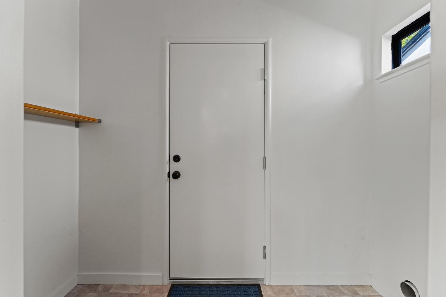 Detail Gallery Image 13 of 26 For 4991 Lippitt Ln, Sacramento,  CA 95820 - 3 Beds | 1 Baths