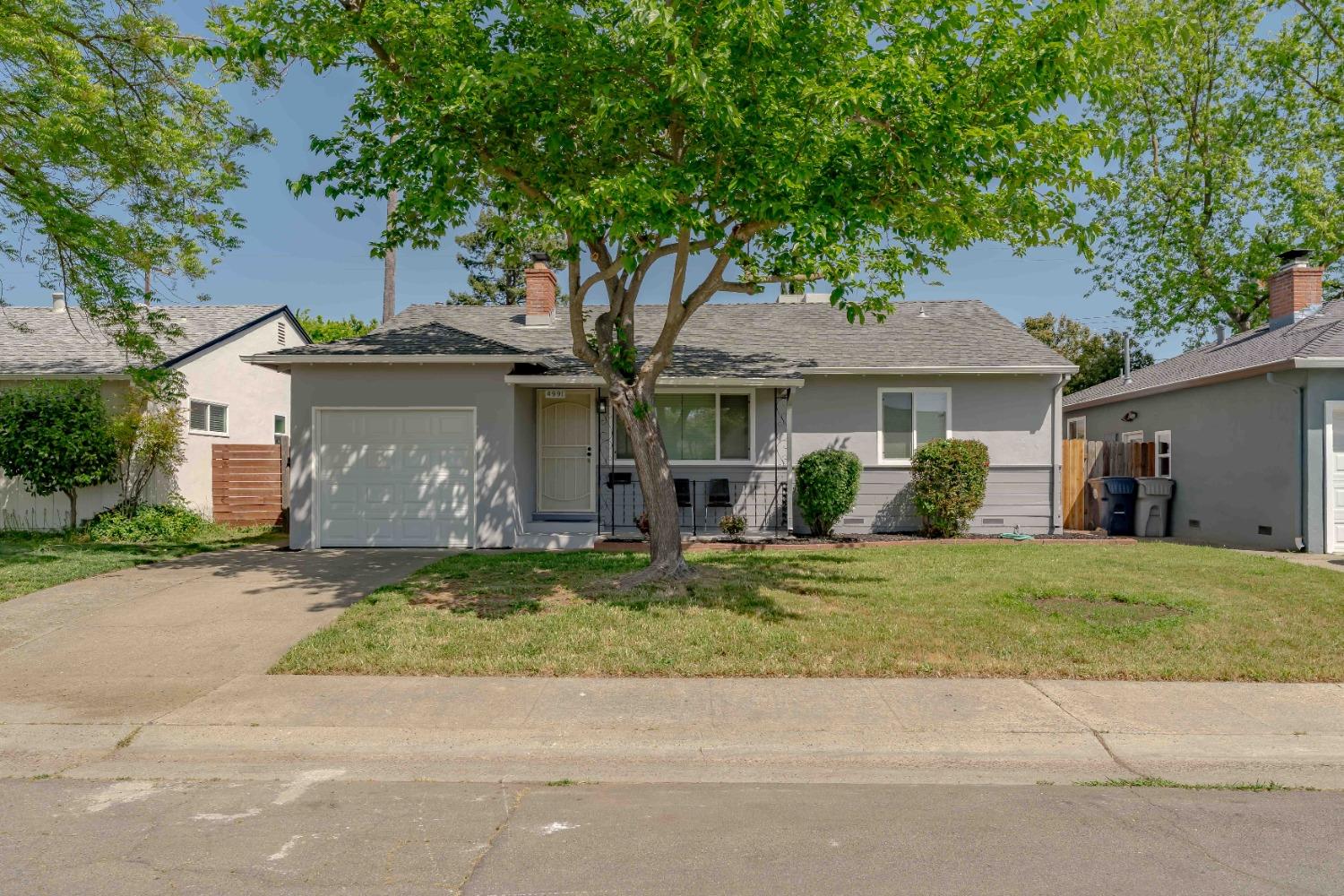 Detail Gallery Image 2 of 26 For 4991 Lippitt Ln, Sacramento,  CA 95820 - 3 Beds | 1 Baths