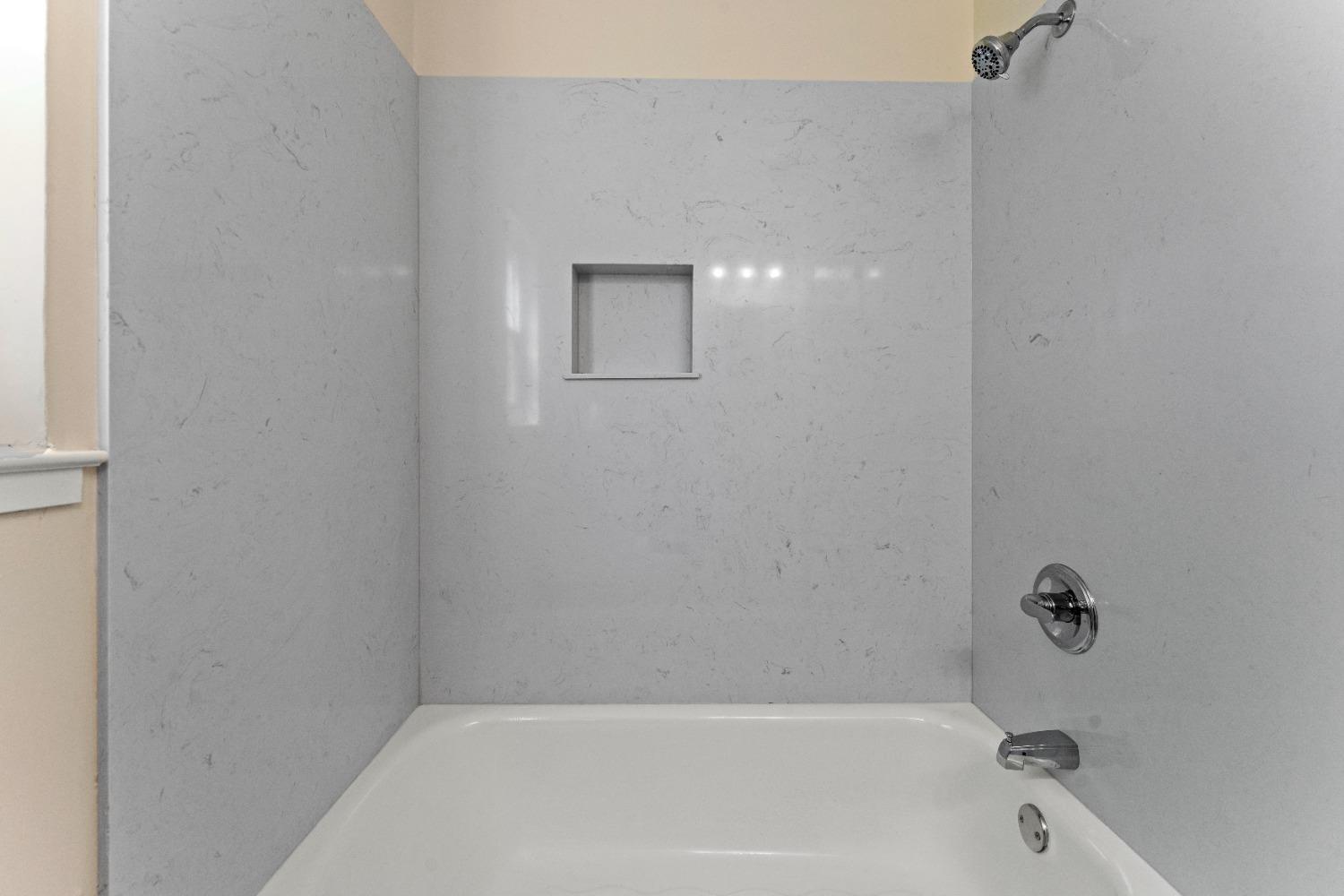 Detail Gallery Image 17 of 26 For 4991 Lippitt Ln, Sacramento,  CA 95820 - 3 Beds | 1 Baths
