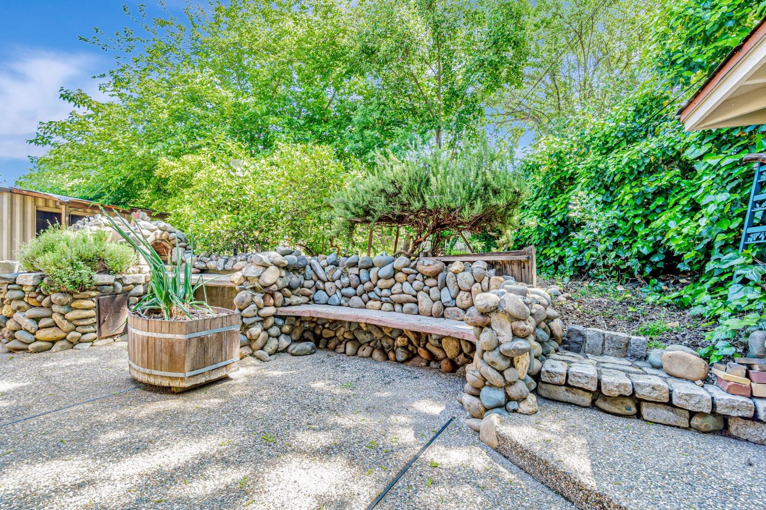 Isabella Avenue, Fair Oaks, California image 36
