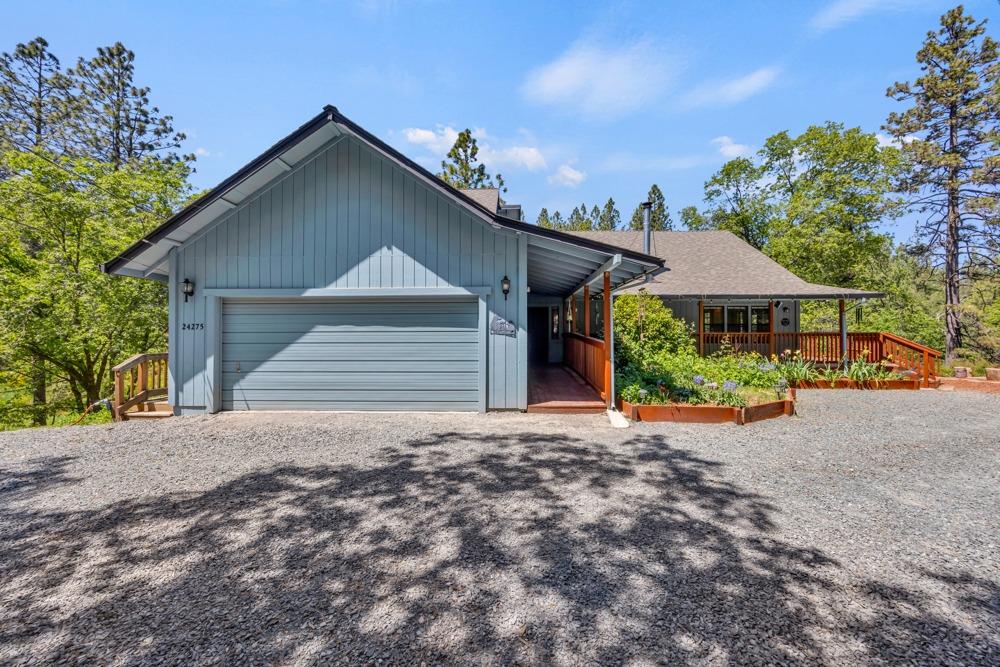Detail Gallery Image 4 of 70 For 24275 Grand View Ave., Colfax,  CA 95713 - 5 Beds | 2 Baths