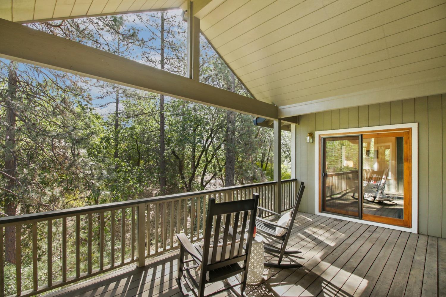 Detail Gallery Image 8 of 66 For 515 Hillside Dr, Applegate,  CA 95703 - 4 Beds | 3 Baths
