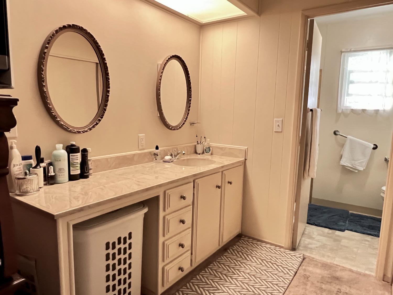 Detail Gallery Image 12 of 22 For 1150 W Winton Ave 221, Hayward,  CA 94545 - 2 Beds | 2 Baths