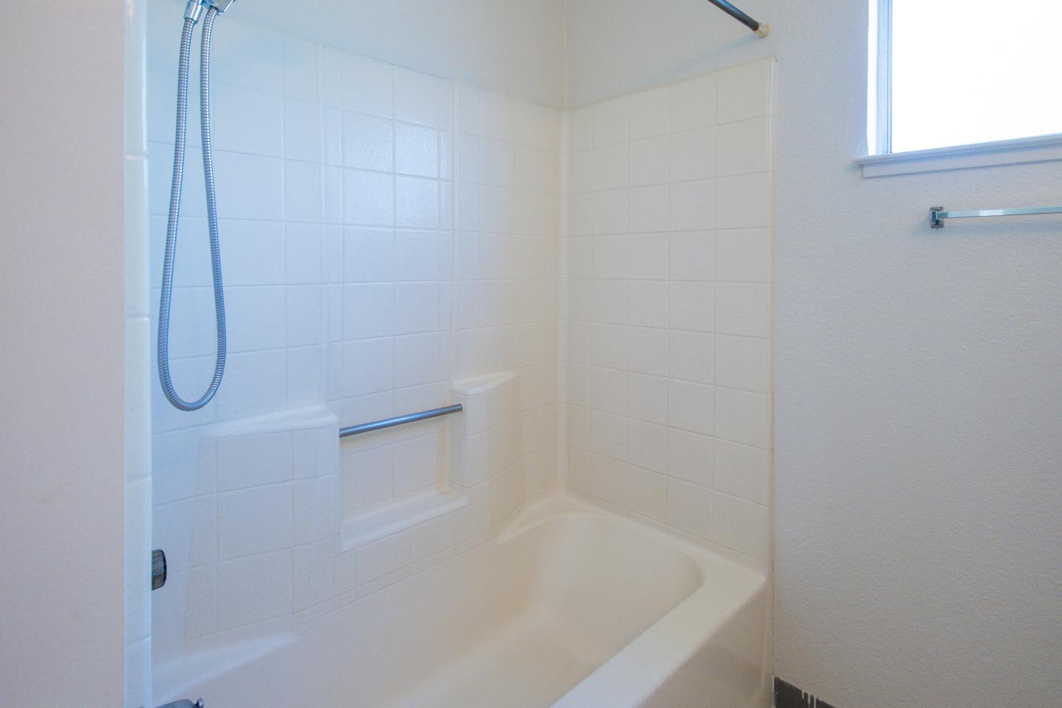 Detail Gallery Image 23 of 34 For 302 Blossom Dr, Ripon,  CA 95366 - 3 Beds | 2 Baths