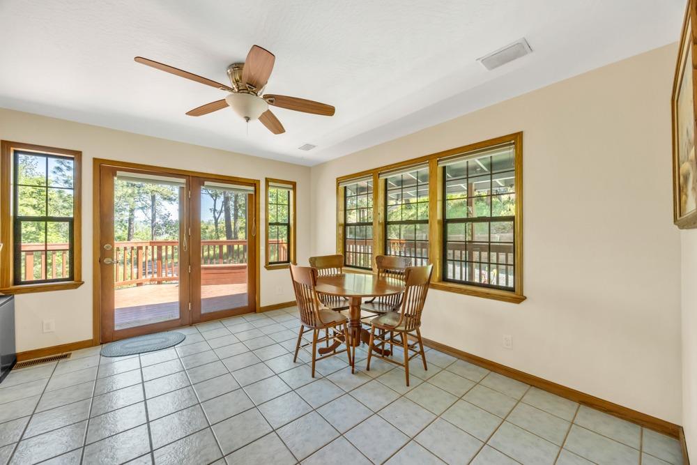 Detail Gallery Image 10 of 70 For 24275 Grand View Ave., Colfax,  CA 95713 - 5 Beds | 2 Baths