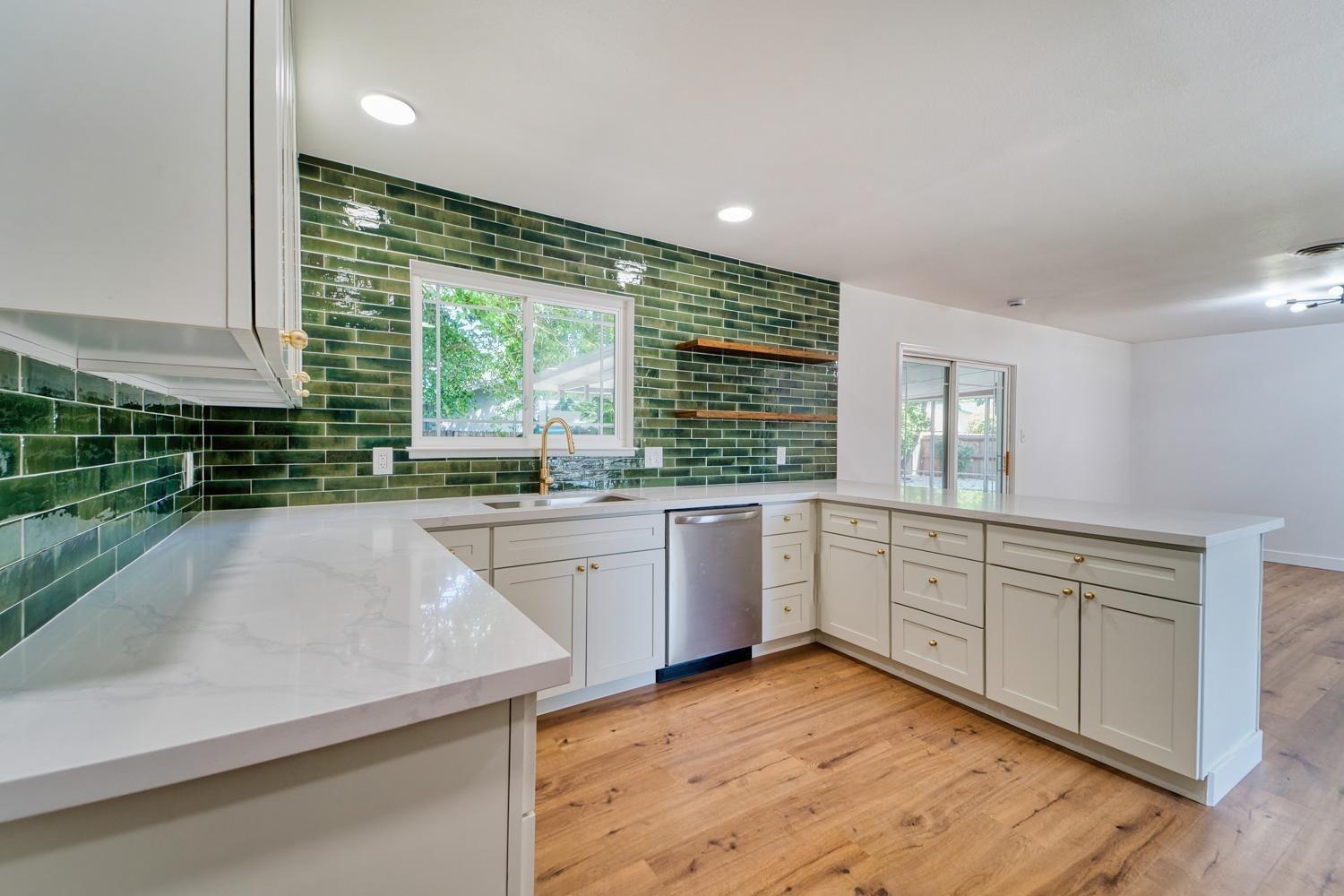 Detail Gallery Image 3 of 33 For 2903 Kennedy Dr, Yuba City,  CA 95993 - 3 Beds | 2 Baths