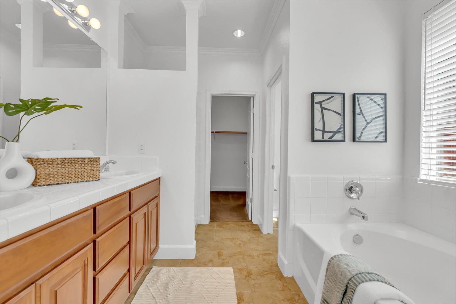 Detail Gallery Image 26 of 50 For 1873 Redondo Rd, West Sacramento,  CA 95691 - 5 Beds | 3/1 Baths
