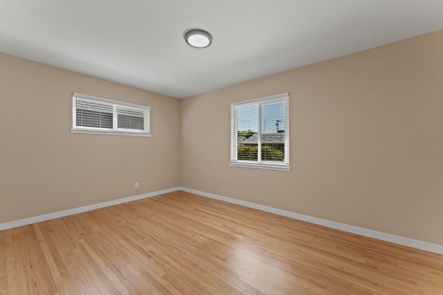 Detail Gallery Image 14 of 26 For 4991 Lippitt Ln, Sacramento,  CA 95820 - 3 Beds | 1 Baths