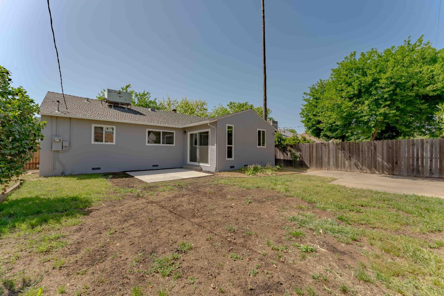 Detail Gallery Image 24 of 26 For 4991 Lippitt Ln, Sacramento,  CA 95820 - 3 Beds | 1 Baths