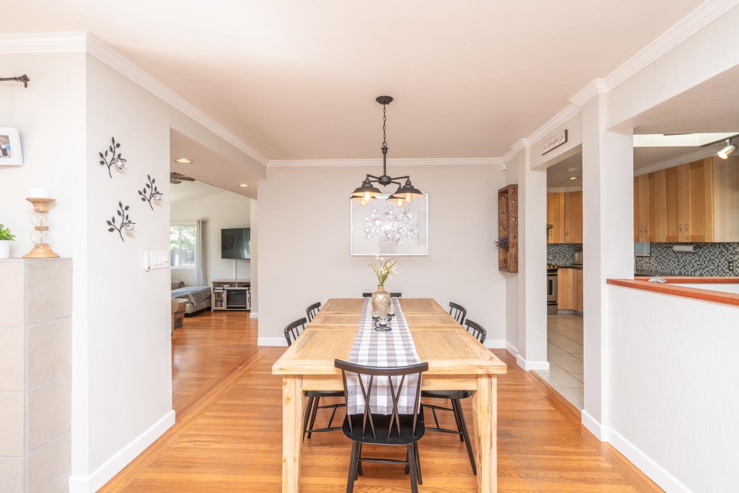 Oak Knoll Drive, Carmichael, California image 9