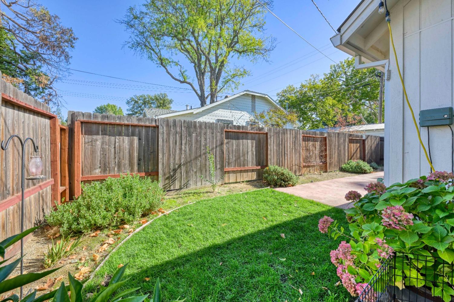 Coloma Street, Folsom, California image 34