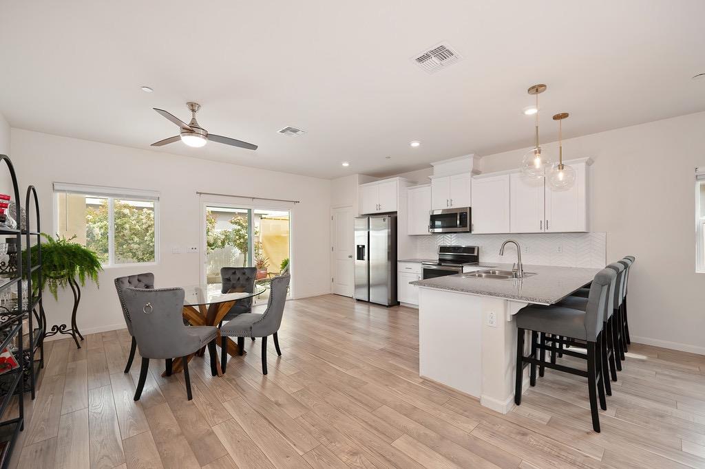 Detail Gallery Image 9 of 33 For 7457 Sobon Ln, Rancho Murieta,  CA 95683 - 3 Beds | 3 Baths