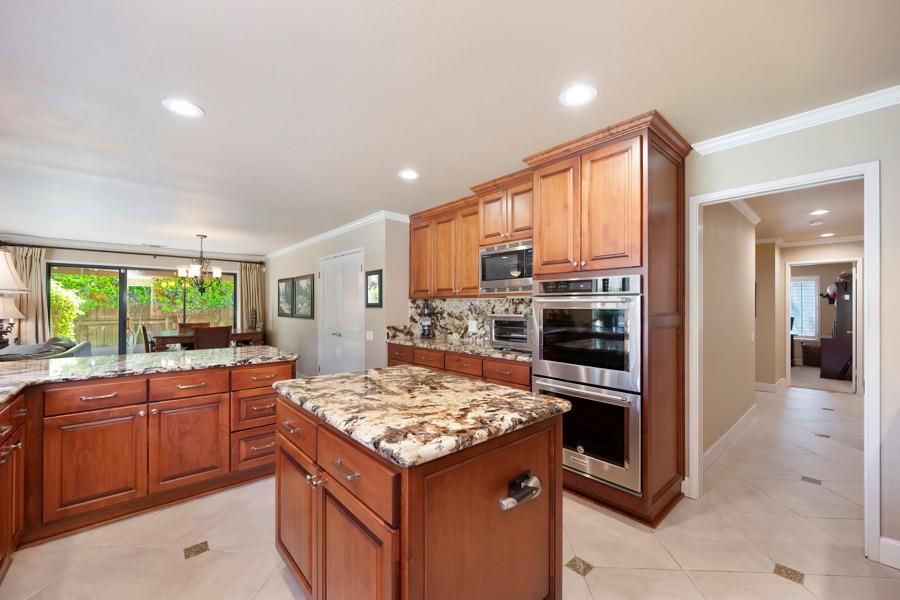 Detail Gallery Image 8 of 58 For 1895 Levi Strauss Ct, Gold River,  CA 95670 - 3 Beds | 2 Baths