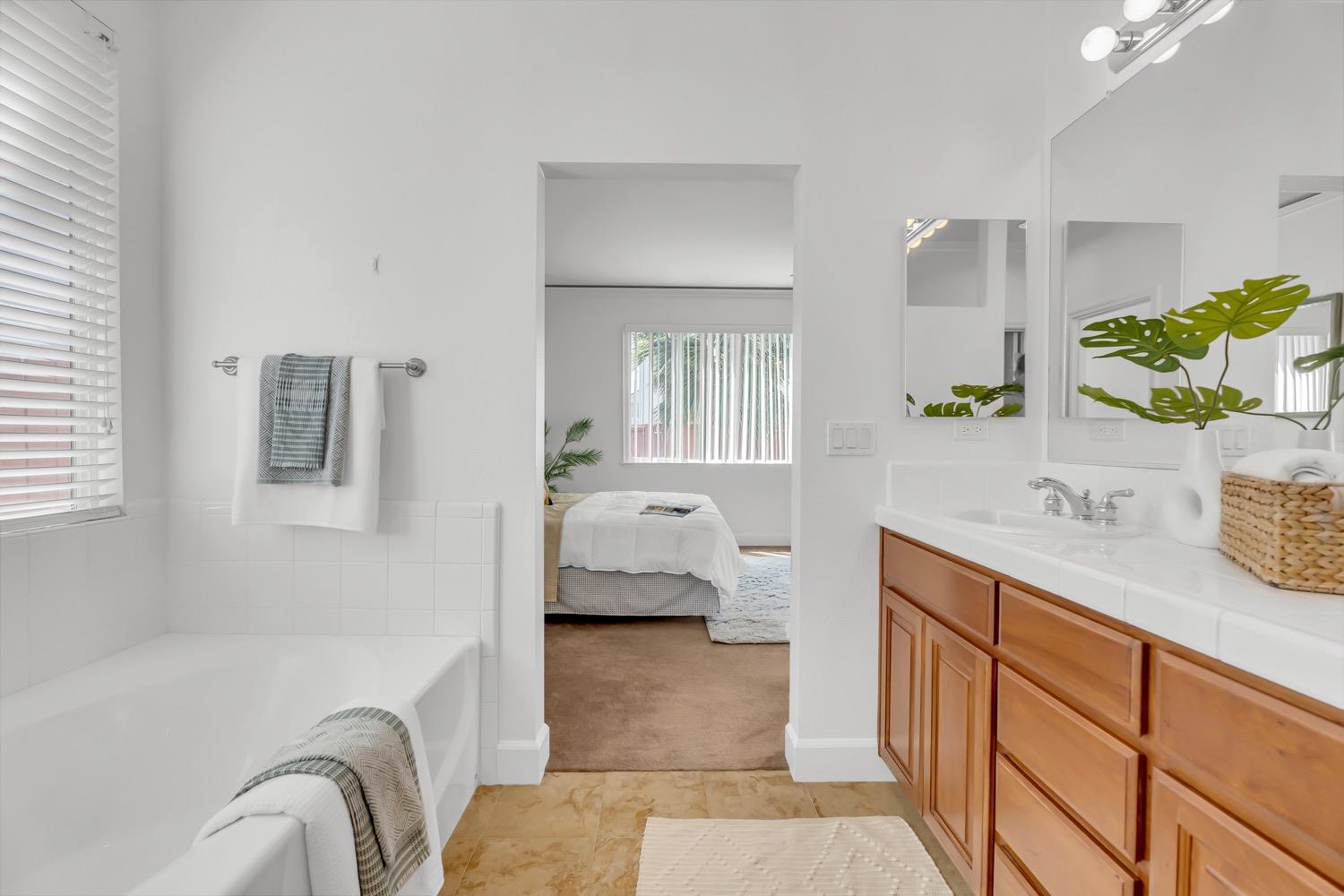 Detail Gallery Image 29 of 50 For 1873 Redondo Rd, West Sacramento,  CA 95691 - 5 Beds | 3/1 Baths