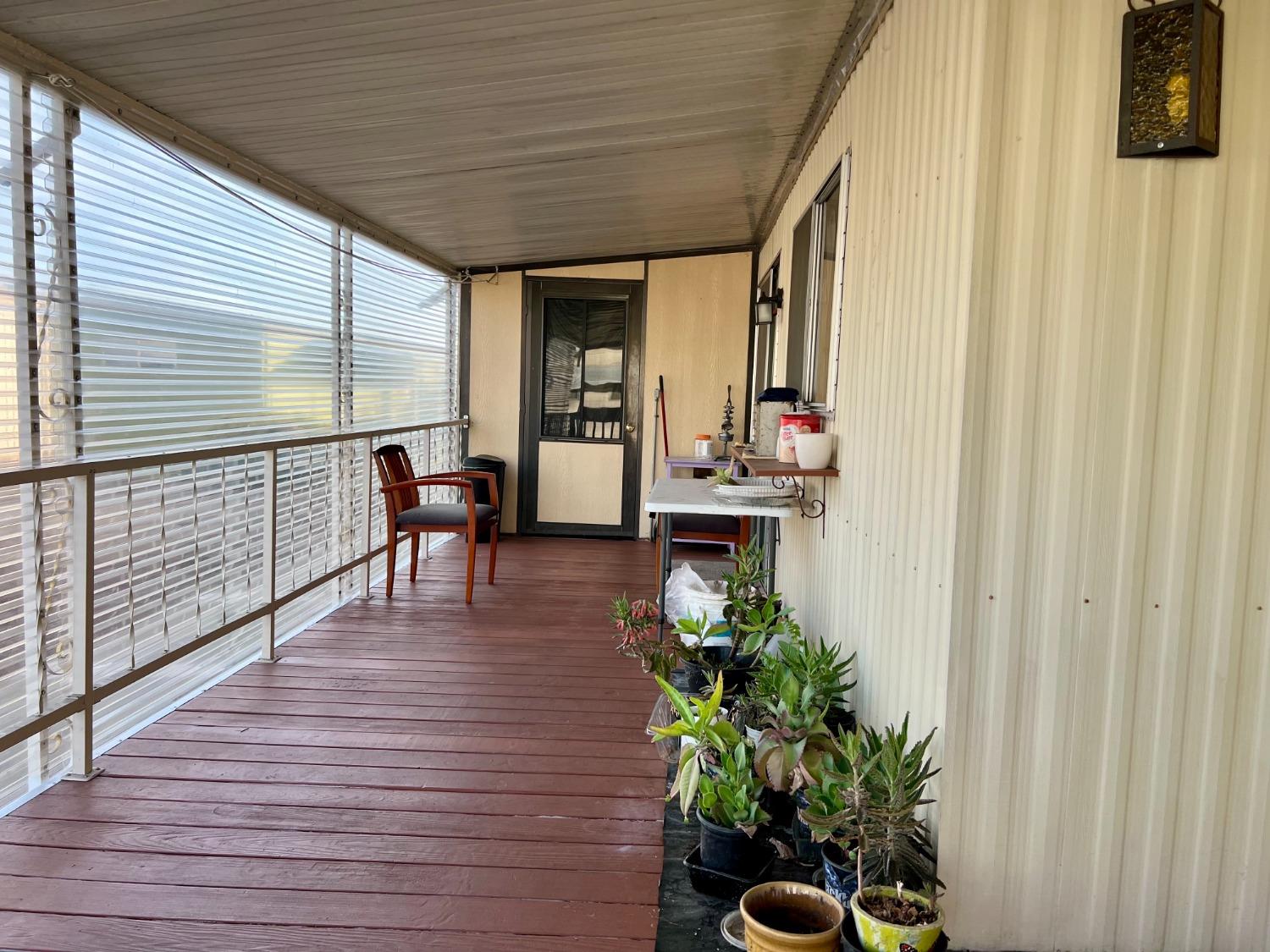Detail Gallery Image 3 of 22 For 1150 W Winton Ave 221, Hayward,  CA 94545 - 2 Beds | 2 Baths