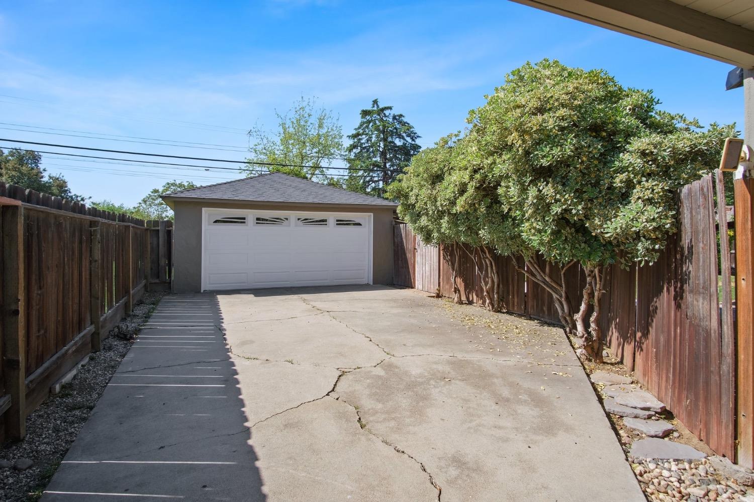 Locust Street, Modesto, California image 3