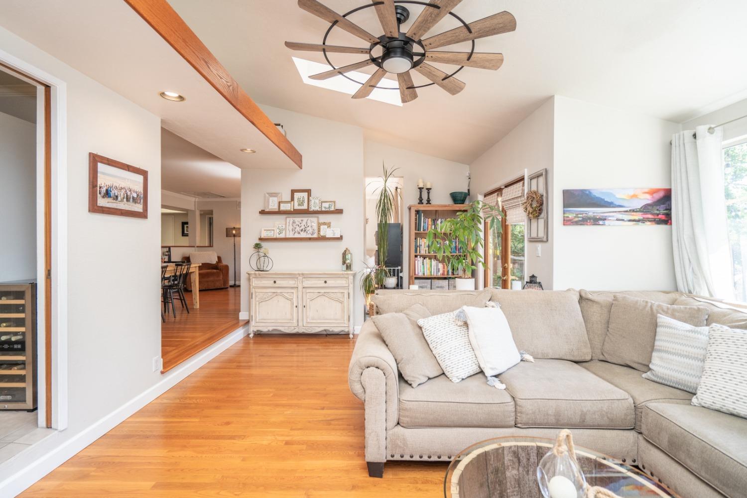 Oak Knoll Drive, Carmichael, California image 14