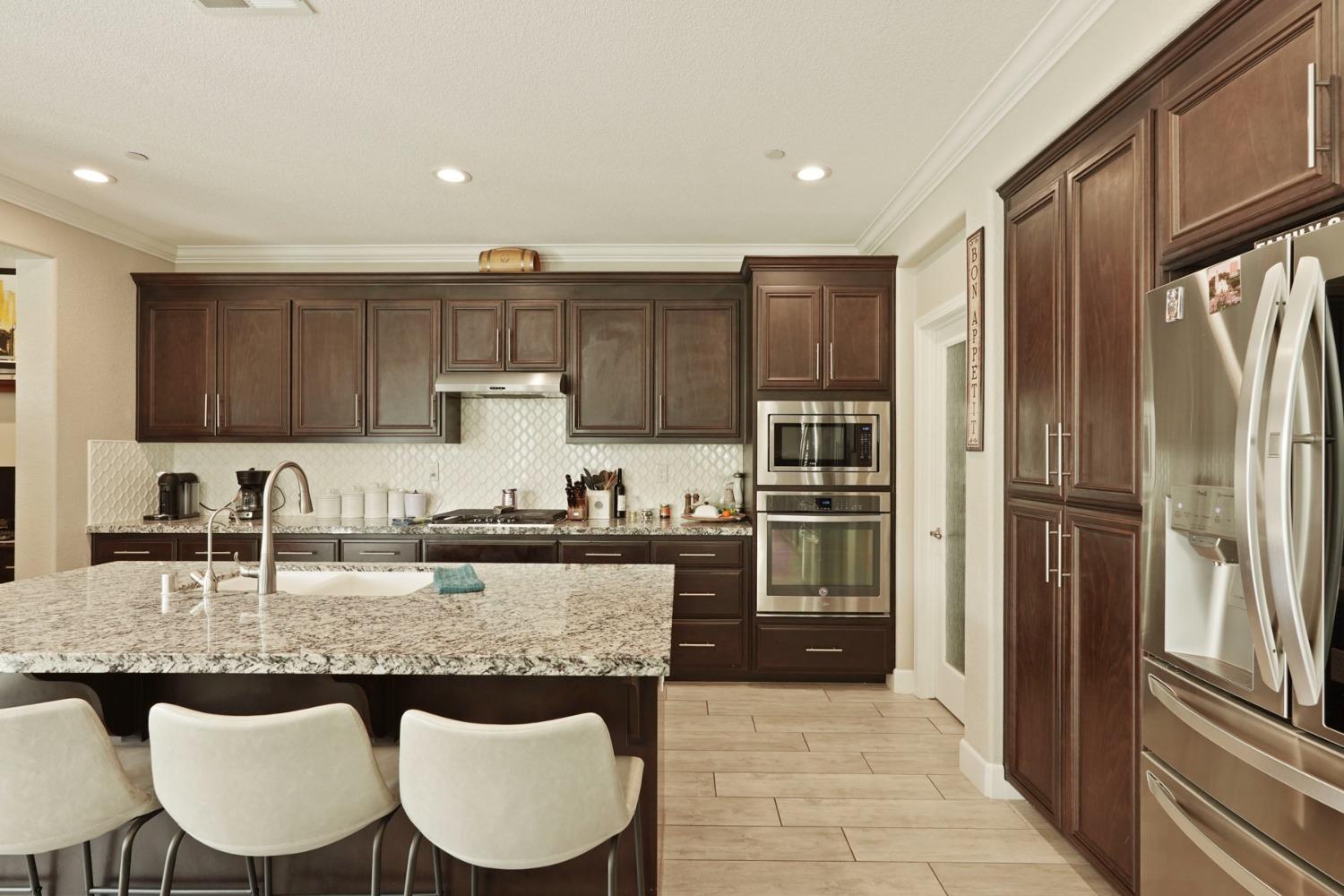 Detail Gallery Image 15 of 52 For 208 Isabella Dr, Lodi,  CA 95240 - 4 Beds | 3 Baths