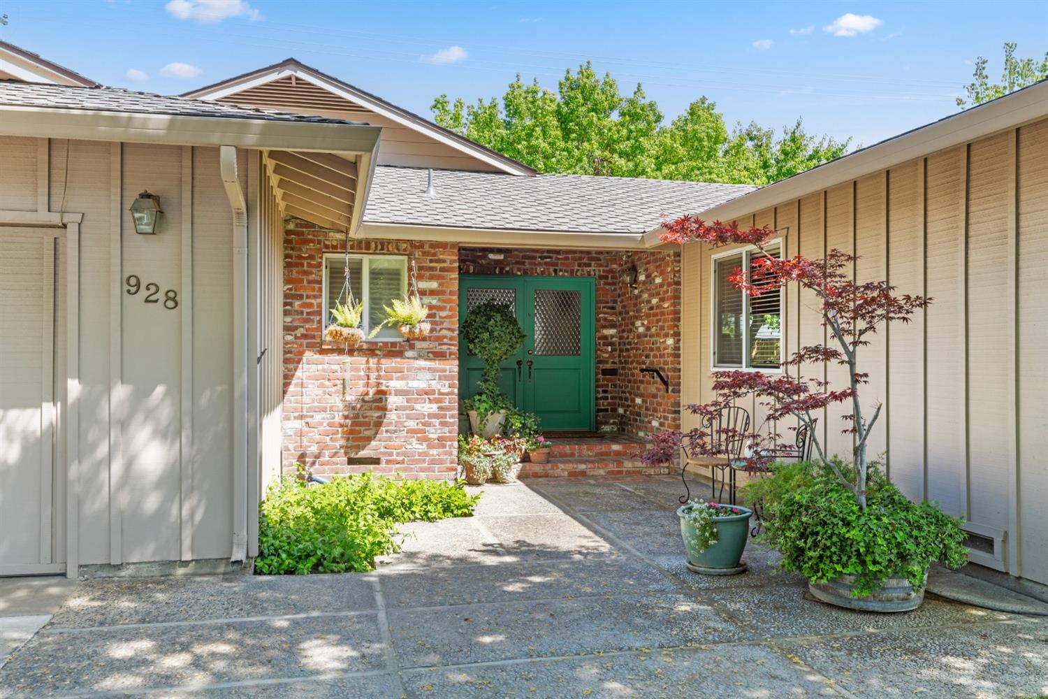 Detail Gallery Image 3 of 50 For 928 Terrace Pl, Modesto,  CA 95350 - 3 Beds | 2 Baths