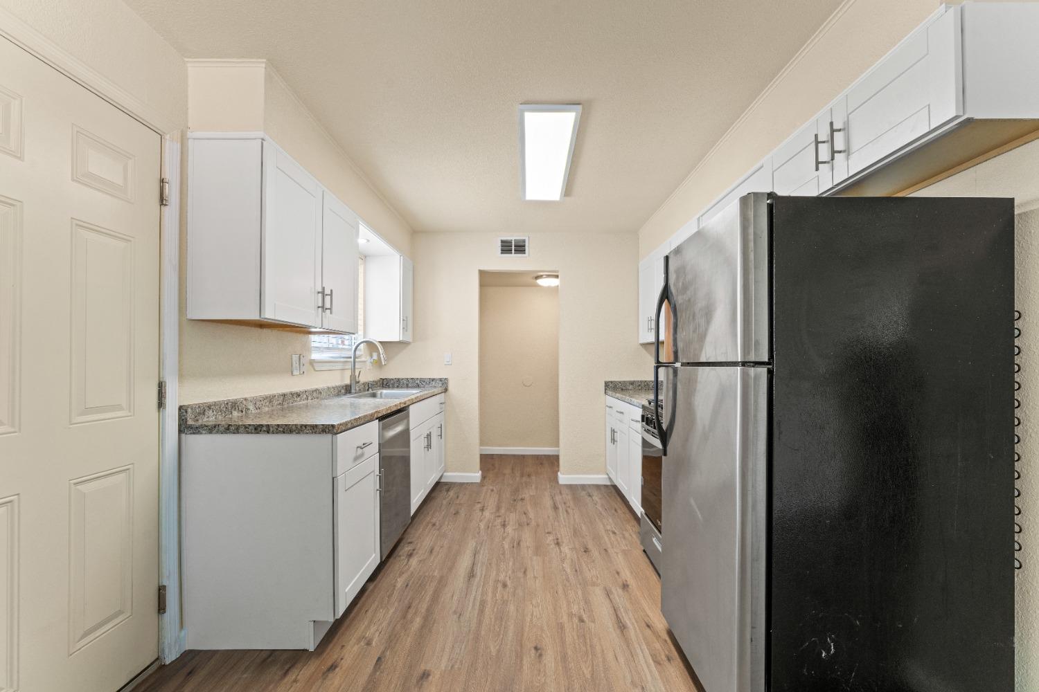 Detail Gallery Image 12 of 33 For 1887 Beverly Ave, Olivehurst,  CA 95961 - 3 Beds | 2 Baths
