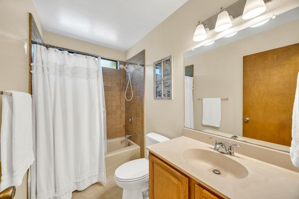 Detail Gallery Image 20 of 70 For 24275 Grand View Ave., Colfax,  CA 95713 - 5 Beds | 2 Baths