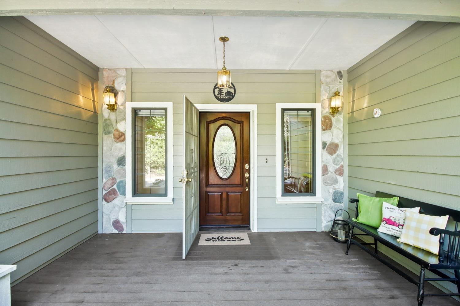Detail Gallery Image 3 of 66 For 515 Hillside Dr, Applegate,  CA 95703 - 4 Beds | 3 Baths