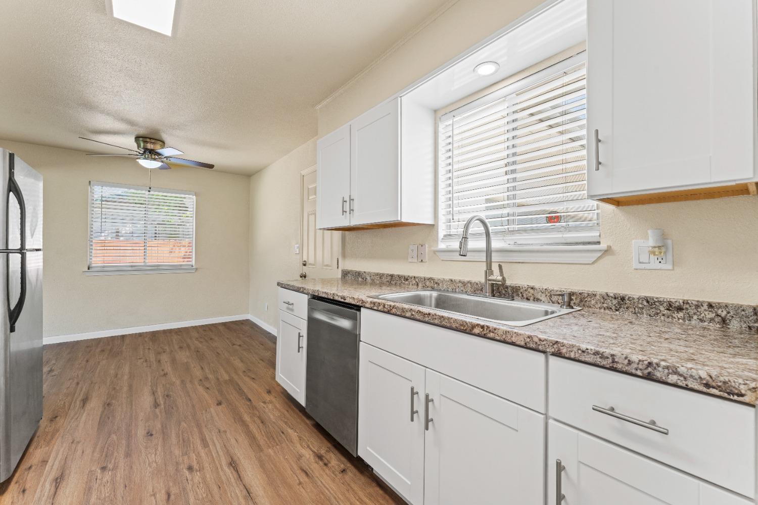 Detail Gallery Image 10 of 33 For 1887 Beverly Ave, Olivehurst,  CA 95961 - 3 Beds | 2 Baths