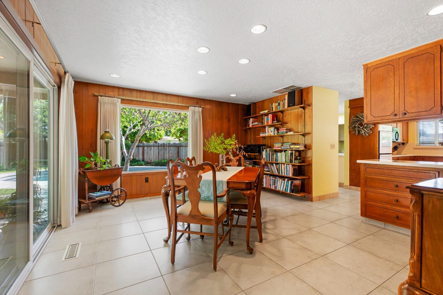 Detail Gallery Image 10 of 50 For 928 Terrace Pl, Modesto,  CA 95350 - 3 Beds | 2 Baths